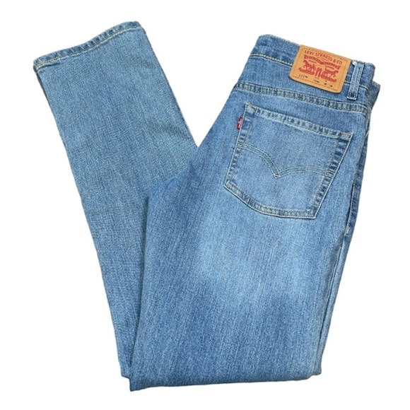 BNWOT Levis LightWash Slim Fit Jeans - Picture 1 of 9